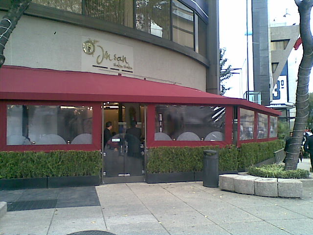 Toldo con cortinas